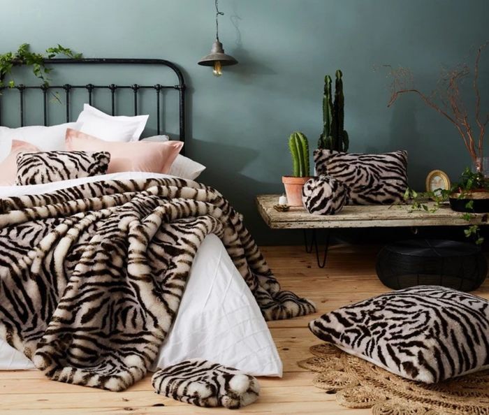 Купити Елітне хутрове покривало Maison Pr&eacute;longe Tigre Blanc