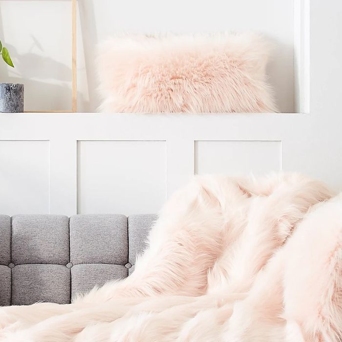 Купити Елітне хутрове покривало Maison Pr&eacute;longe Himalaya Blush